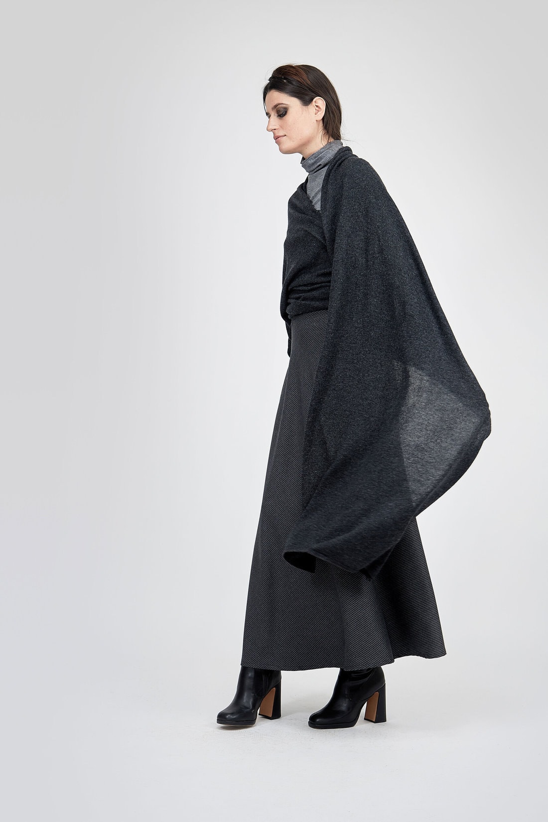 Châle gris anthracite grand en cachemire COCON – Image 3
