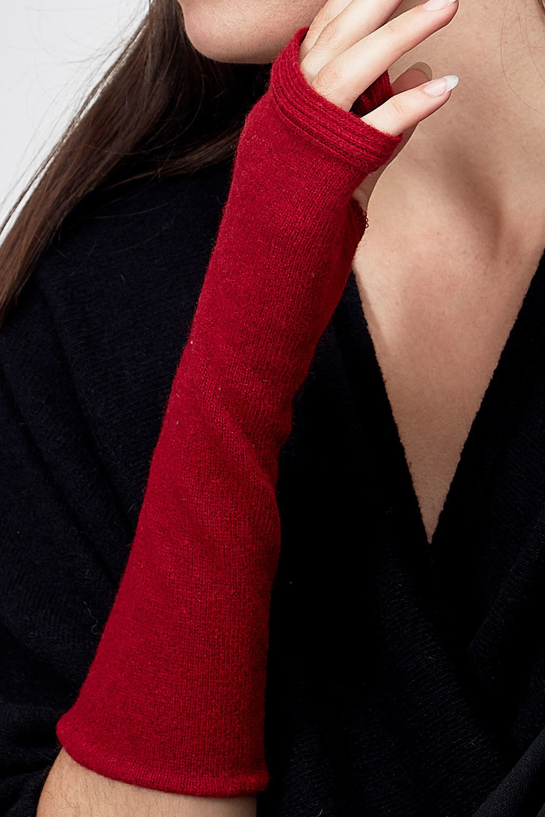 Red wool mittens for women LYNX – Image 3