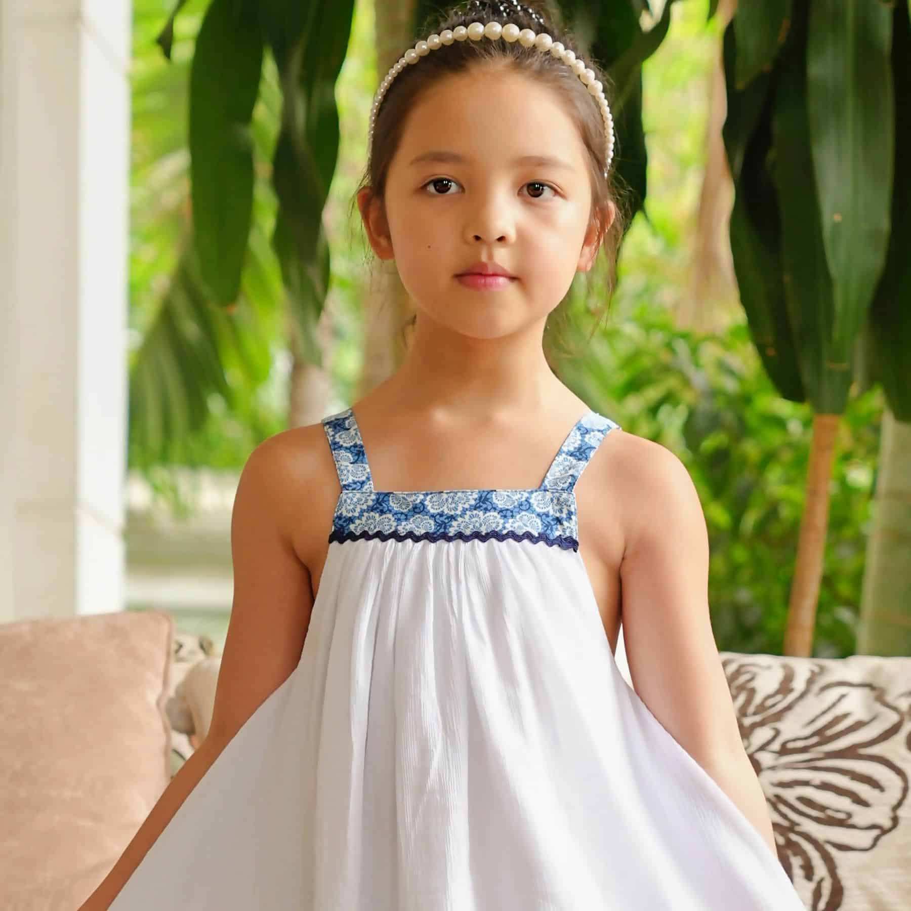 Robe Demoiselle d’Honneur Blanche Fleurie Bleue Fille | Coupe Ample | EMMA – Image 6