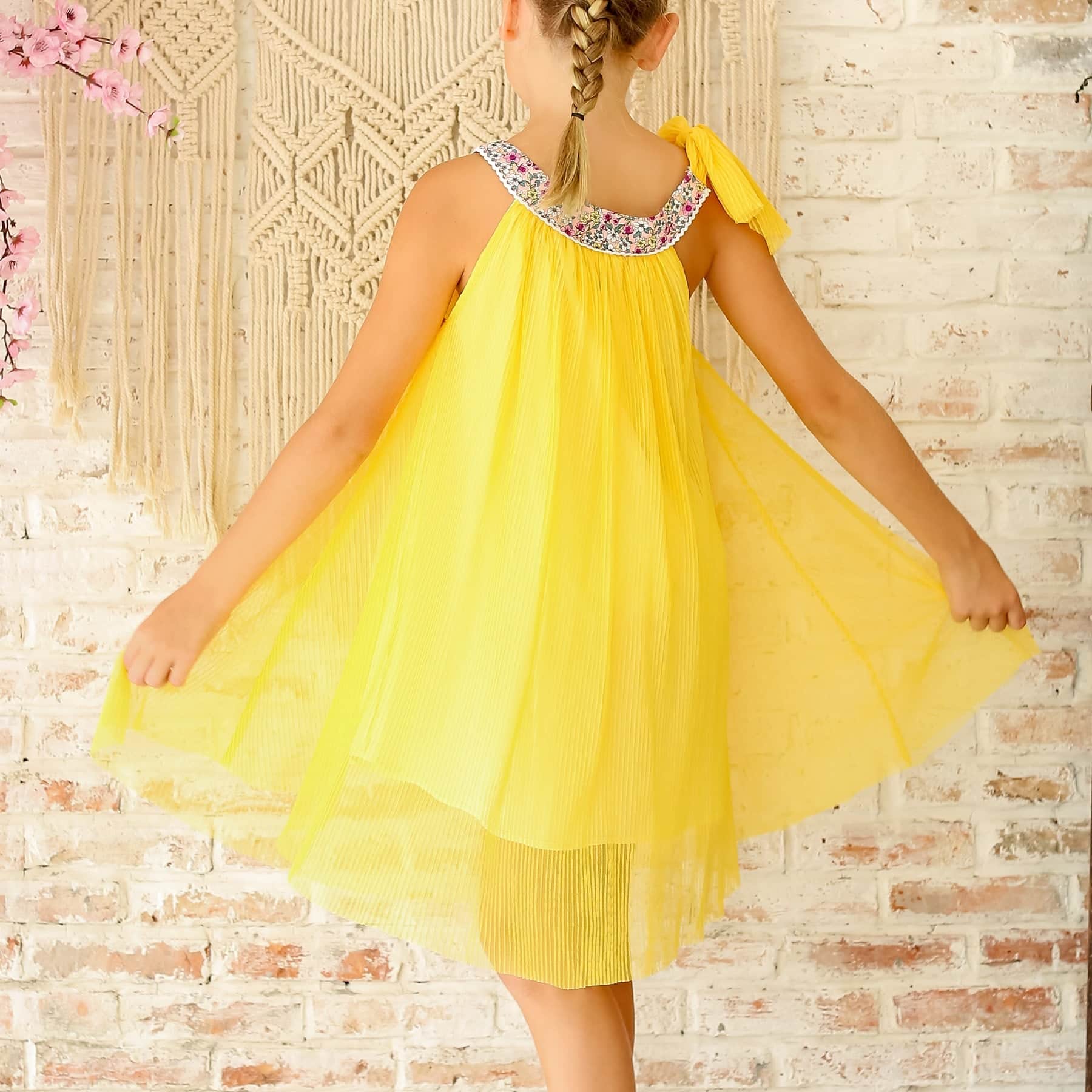 Robe Cérémonie Fille | Voile Jaune, Col Fleuri Liberty Lilas | ALIZEE – Image 5