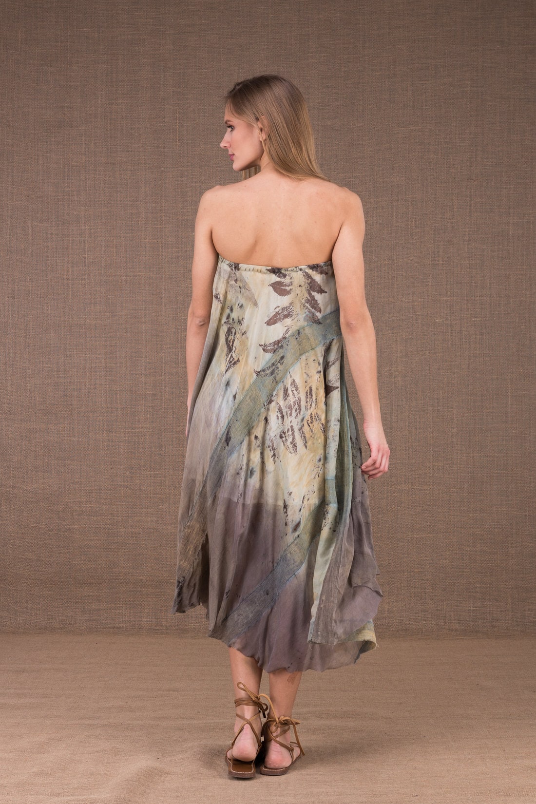 Robe kaki évasée mi longue en soie et coton bio imprimé WANDA – Image 5