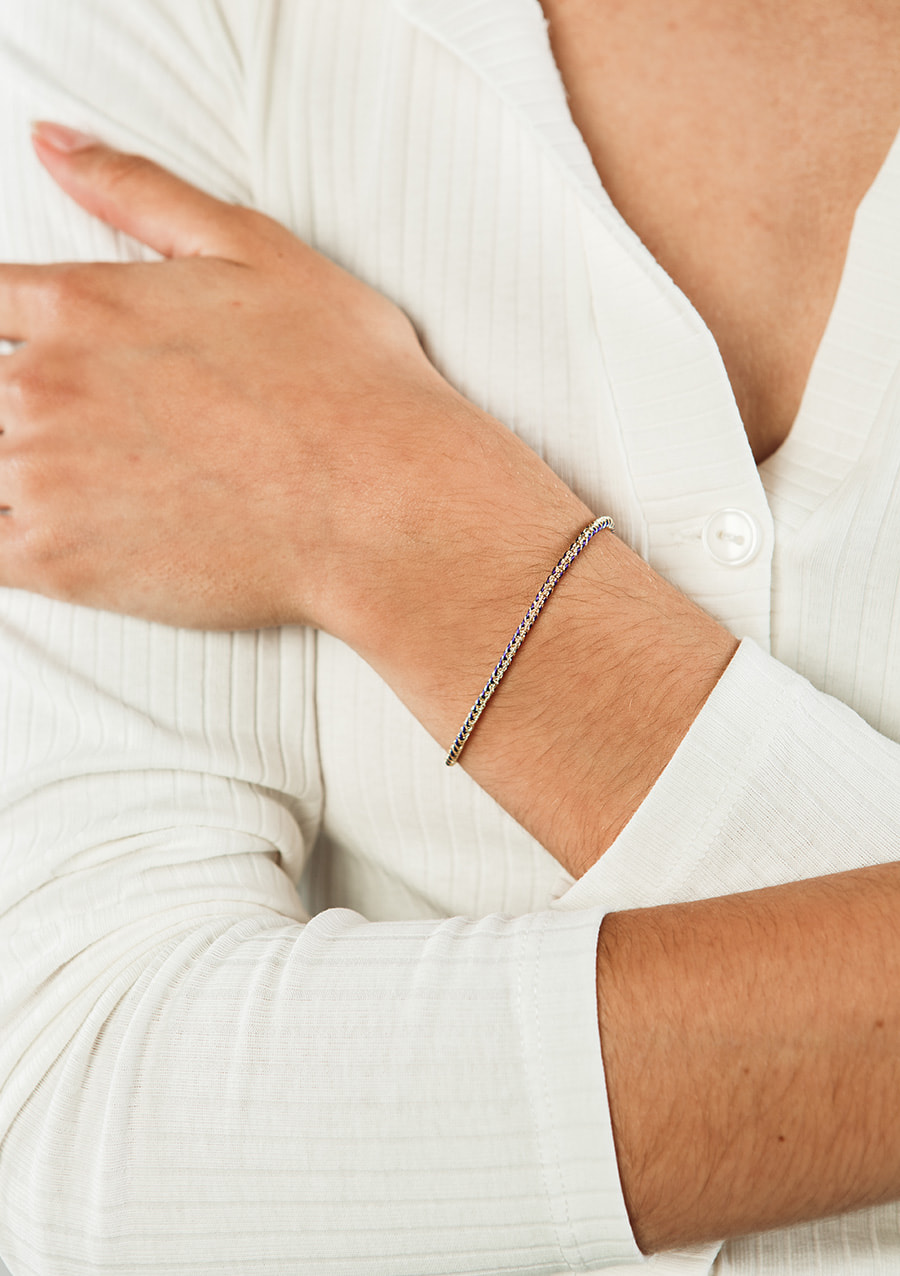 Bracelet fils d’or et soie – Adara bleu
