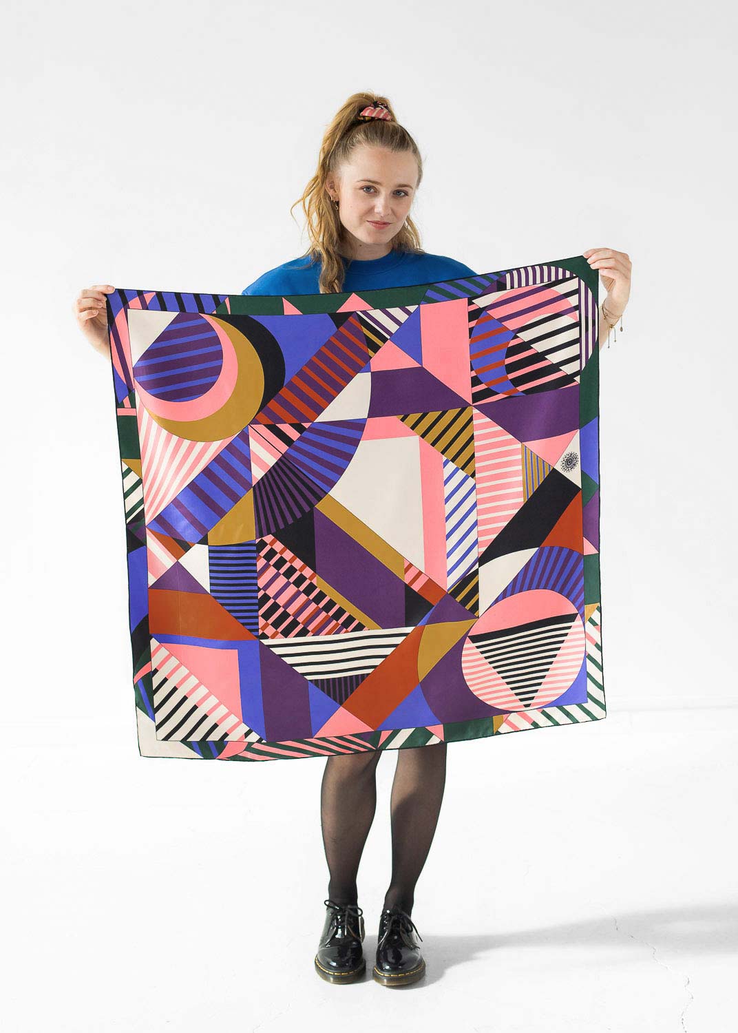 Silk twill scarf, front / back printing – Relativity (soft mauve)