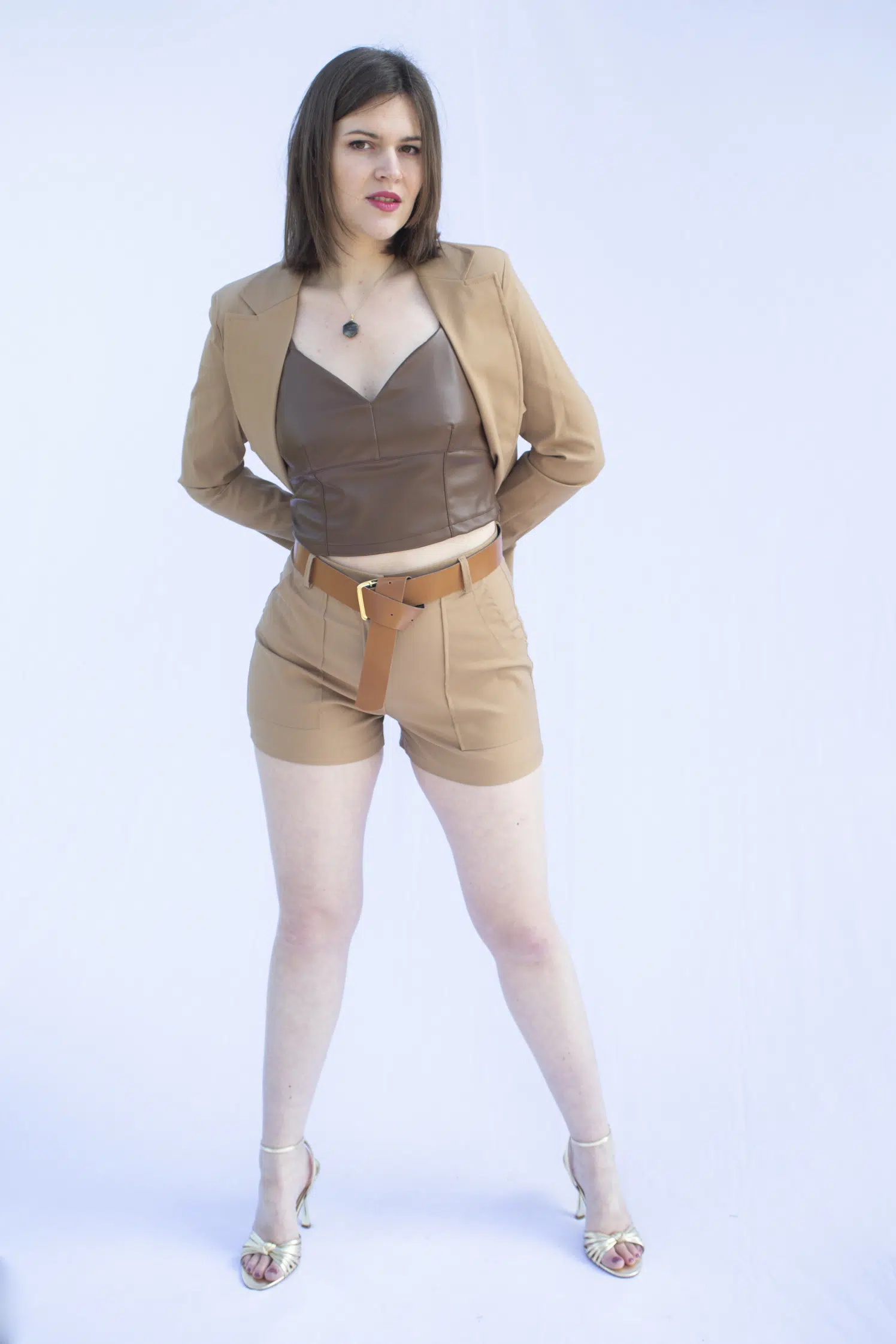 short court avec ceinture – Image 2