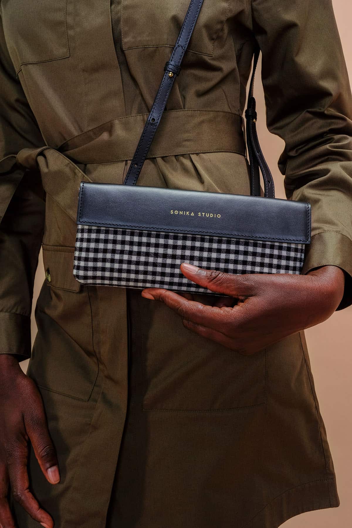 Leather and Krama pouch – Sokhaya black&white – Image 2